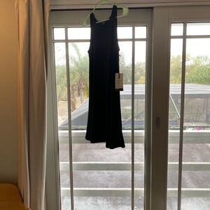 Elegant Black Midi Dress